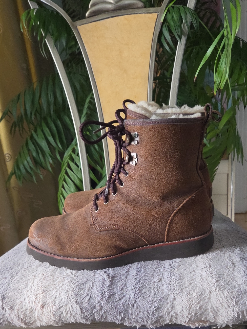 UGG Men's Brown Suede Shearling-Lined Lace-Up Boots ❤️